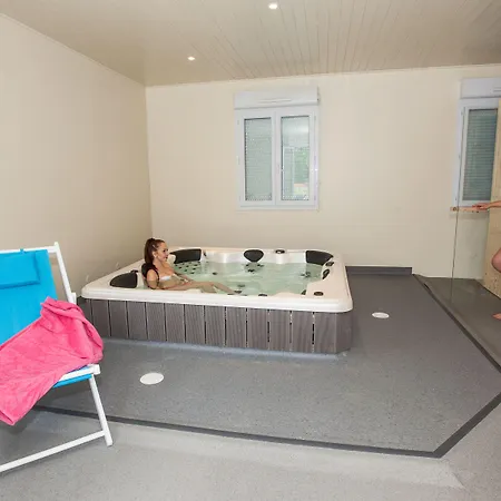 Maeva Escapades Domaine De La Vingeanne 3*