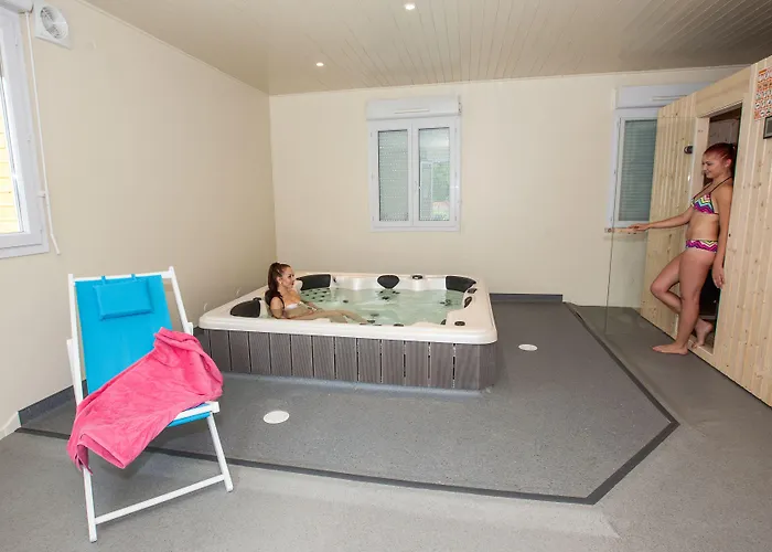 Camping Maeva Escapades Domaine De La Vingeanne 3*