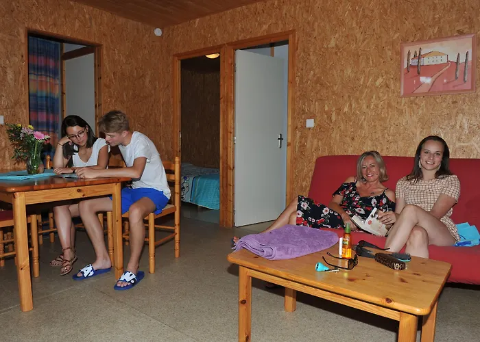 Üdülőpark Camping Maeva Escapades Domaine De La Vingeanne Longeau-Percey