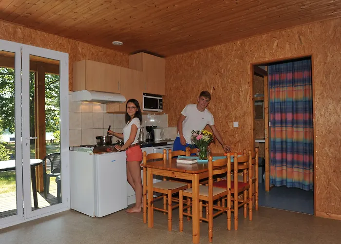 Camping Maeva Escapades Domaine De La Vingeanne פארק נופש Longeau-Percey