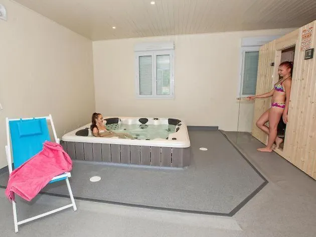 Camping Maeva Escapades Domaine De La Vingeanne Üdülőpark